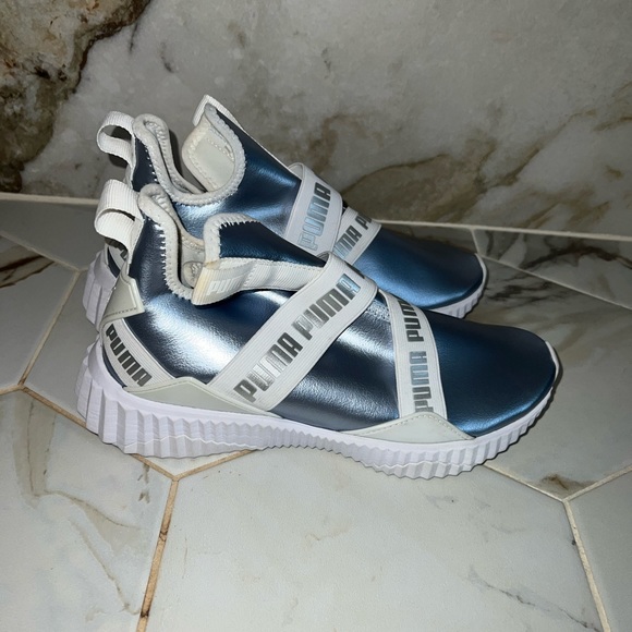 Puma Shoes - Puma Metallic Sneakers | Size: 7